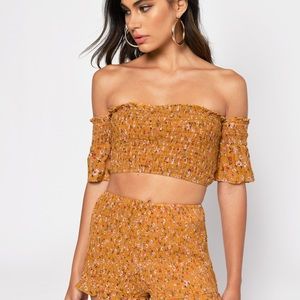 NWOT TOBI DOUBLE TIME MARIGOLD TIE BACK CROP TOP